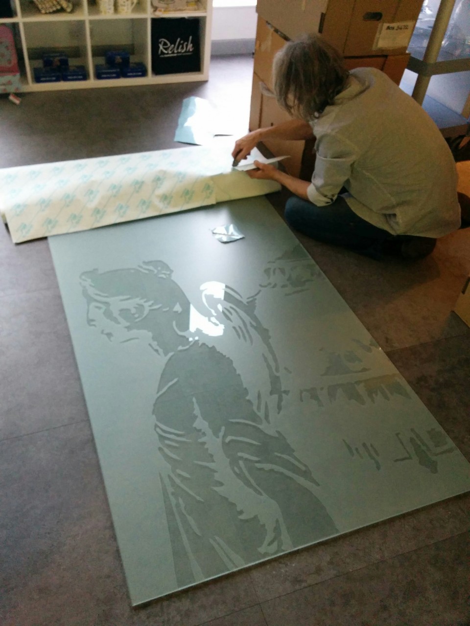Putting up new vinyls #DMCeramics
